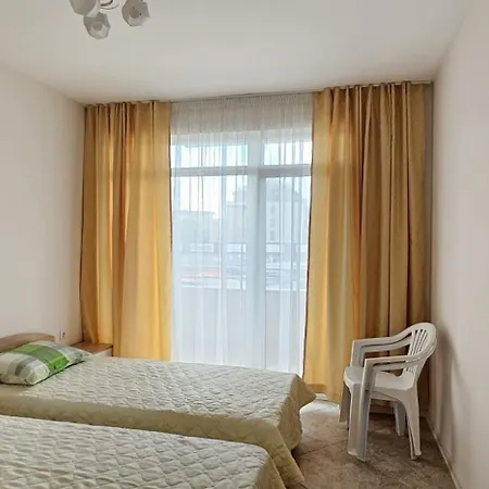 New Life Kamelia Apartman *